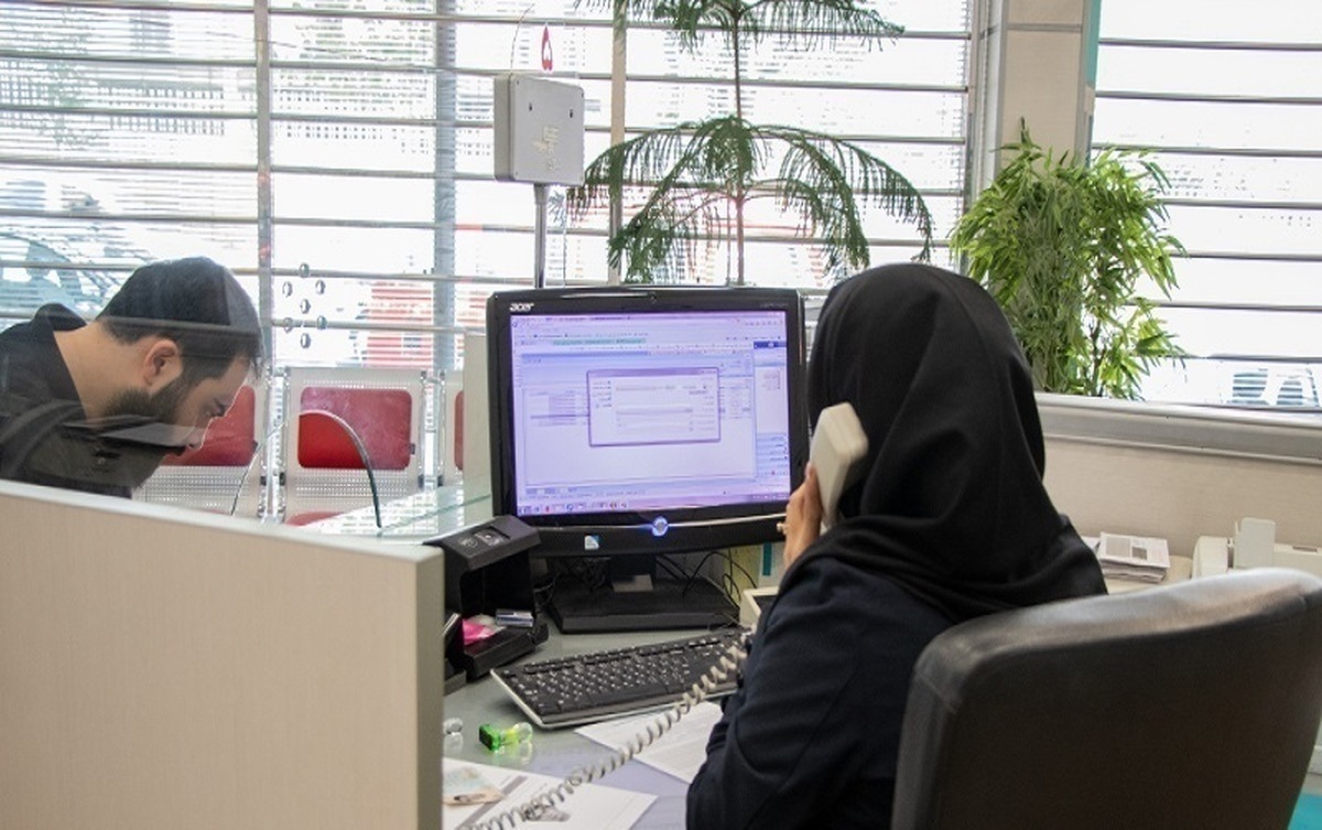 از چه زمانی «پوشش اسلامی» در ادارات ایران الزامی شد؟